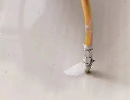 七星关瓷砖空鼓维修公司专业解答在瓷砖铺贴过程中，如果使用的砂料过粗（如全部使用了粗砂），可能会导致以下问题